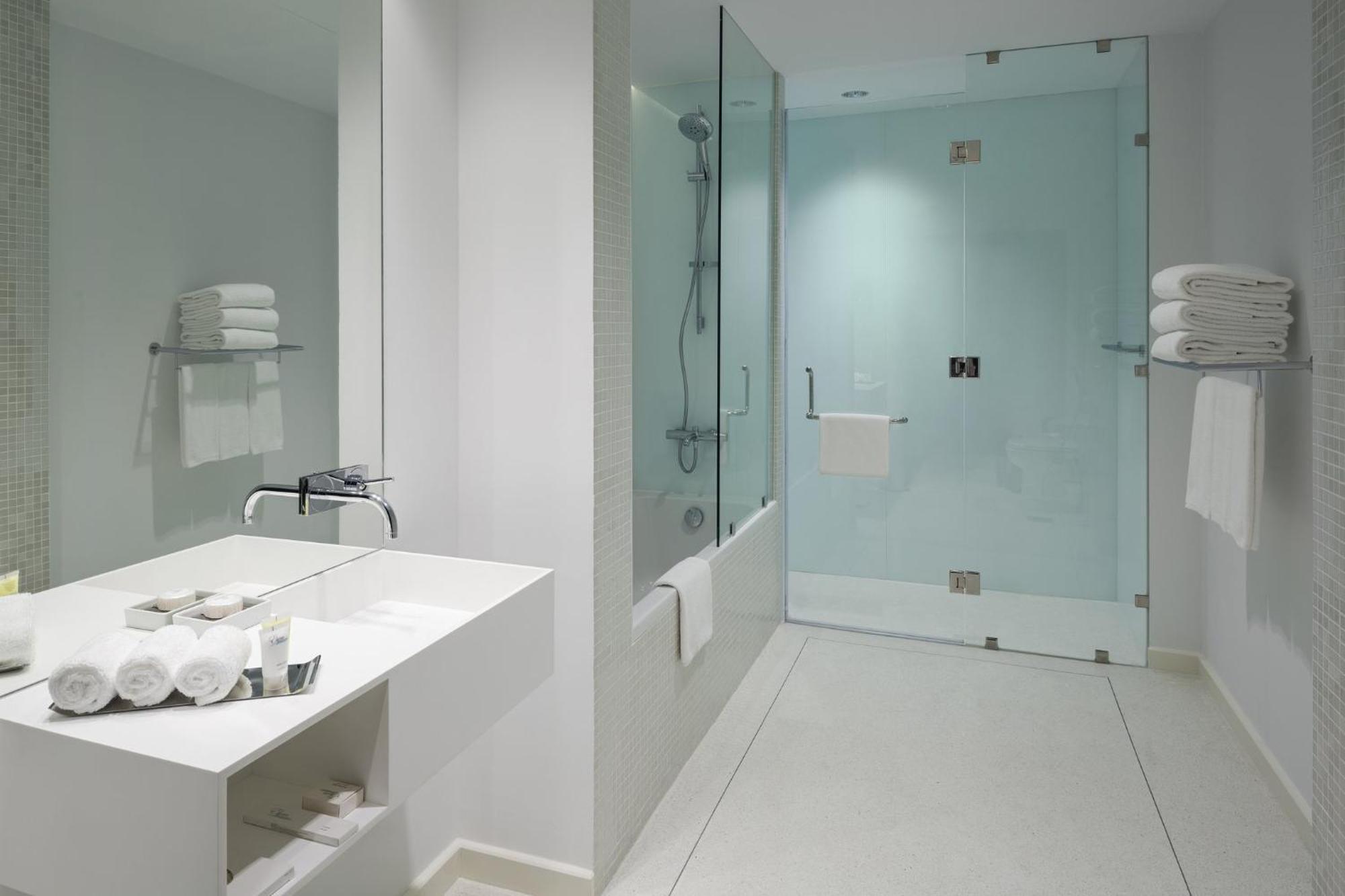 Staybridge By Ihg 4*